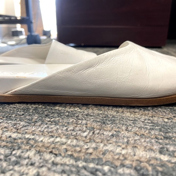 1. State White Sandal-Size 6 1/2 EUC - Picture 3 of 4